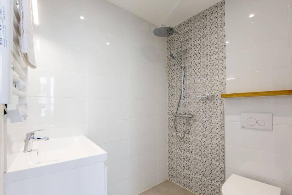 La Chambre Liberte 2, Sdb Privative Et Tv, Cuisine Salon Partages, Confort Et Hypercentre Брест Экстерьер фото